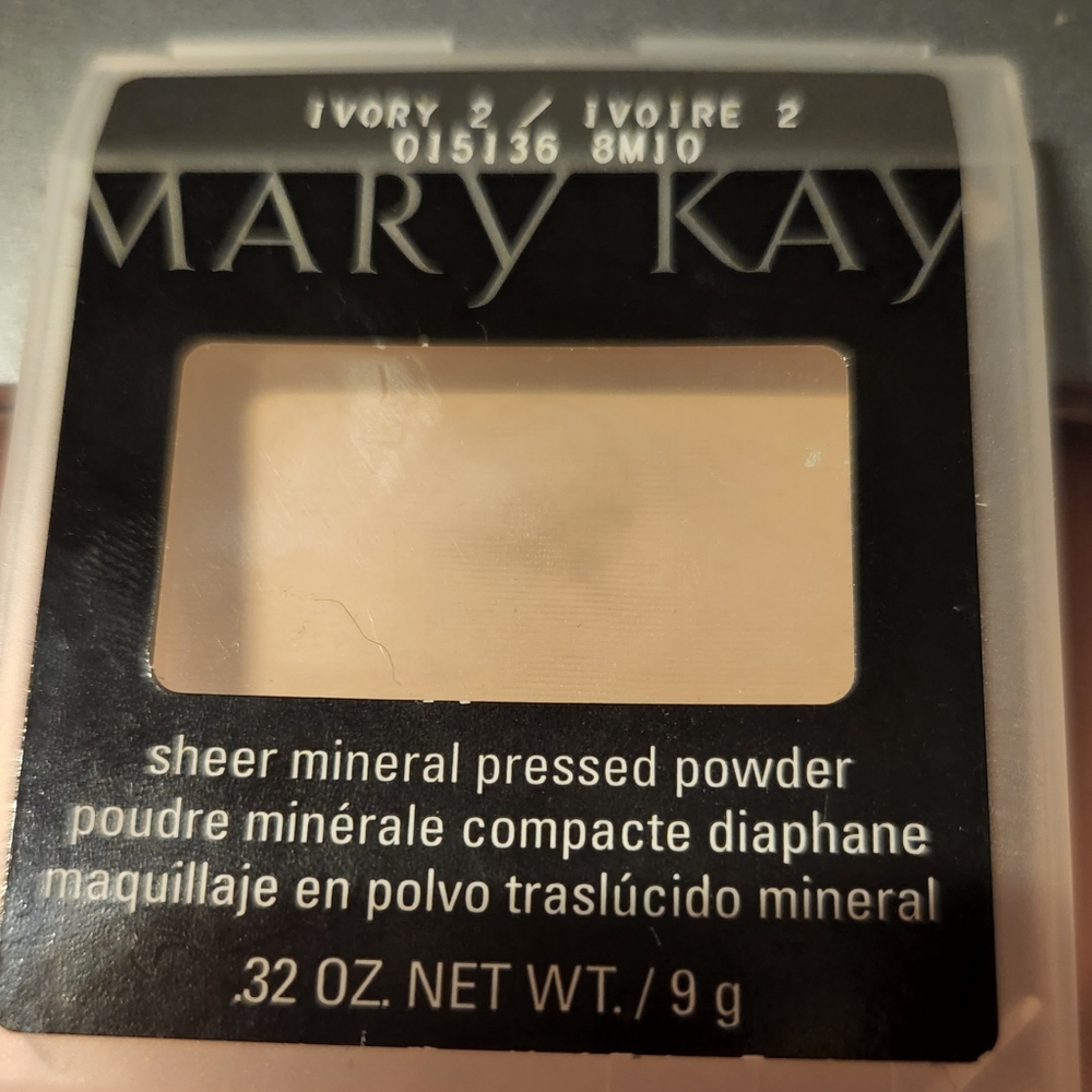 MK Sheer Mineral Pressed Powder Ivory 2